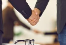 עורך דין חוזים