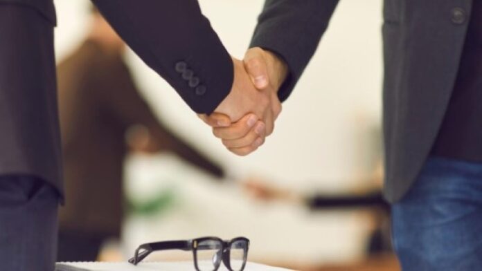 עורך דין חוזים